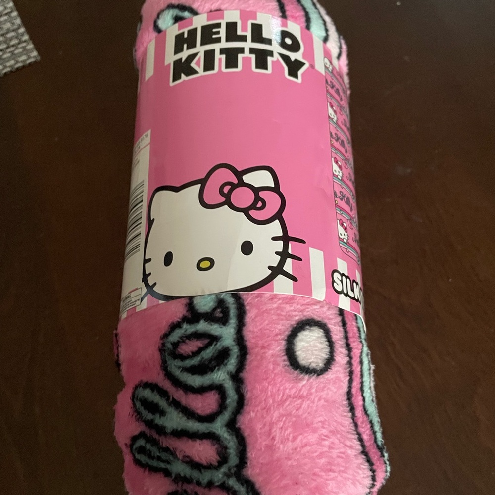 Northwest Hello Kitty Silk Touch Throw - Pink and Black